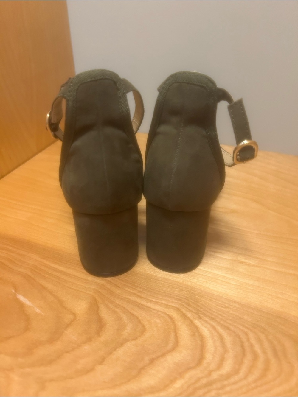 Ann Taylor Outlet Olive Green Ankle-Strap Block Heel Sandals - Picture 5 of 7